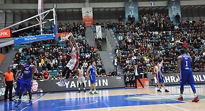 Ο Όγκαστ παραλίγο να νικήσει… μόνος του την Εφές!