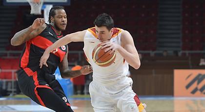 Εξηγήσεις από τη Γαλατά για το «ψυγείο» σε Σιλμπ και Πρέλντζιτς