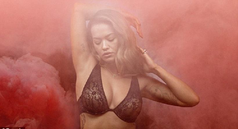 Η Ρίτα Όρα διαφημίζει σέξι εσώρουχα (pics/video)