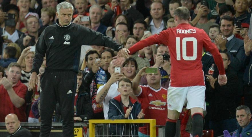 Μουρίνιο: «Θέλω να μείνει ο Ρούνεϊ»