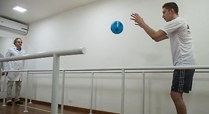 Ο τερματοφύλακας της Σαπεκοένσε που έζησε από το δυστύχημα περπατά και αποκρούει και πάλι!