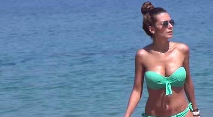 Η Νικολέττα Ράλλη στέλνει φιλιά και... ανάβει φωτιές!