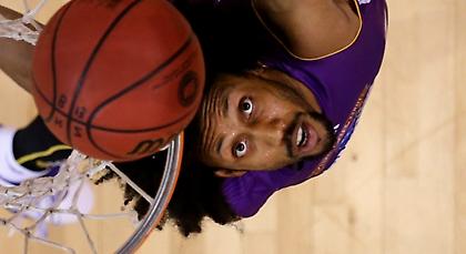 Συνεχίζει στο 3 on 3 μαζί με… τέρατα o Τζος Τσίλντρες! (pics)