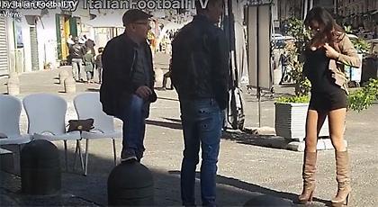 «Σεξοβόμβα» προκαλεί Ναπολιτάνους να φωνάξουν «Forza Real» για να τους δείξει το στήθος της! (video)