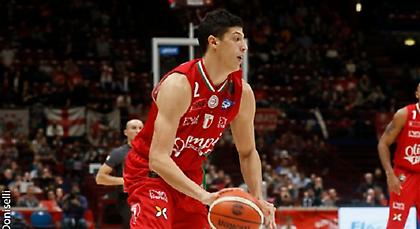 Πρόβλημα με Φοντέκιο στην Αρμάνι