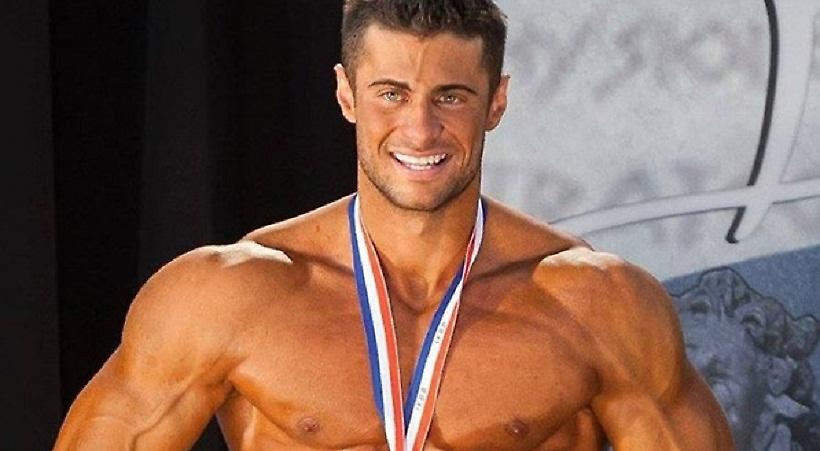 Δείτε πόσο γυμνασμένος είναι ο μπαμπάς του Κωνσταντίνου Βασάλου από το «Survivor»!