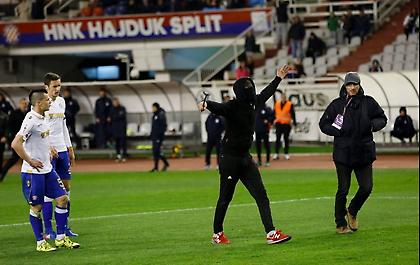 Χαμός στο ντέρμπι της Κροατίας: Οπαδός κυνήγησε τον διαιτητή (video)