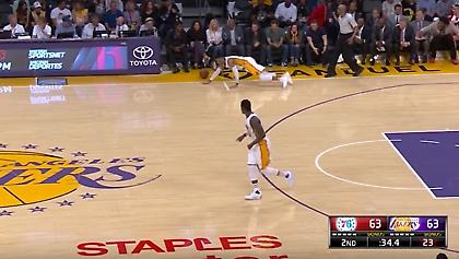 Ο Ντ’ Άντζελο Ράσελ έδωσε «τροφή» στο Σακίλ (video)