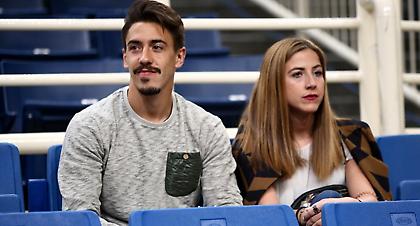 Χαμός στο κλειστό του ΟΑΚΑ για την… ποδοσφαιρική ΑΕΚ! (pics)