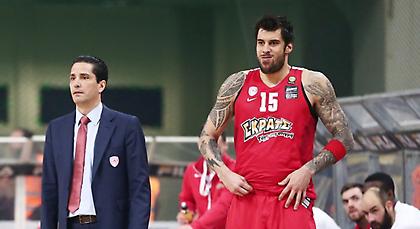 Μικρός φίλος της ΑΕΚ πήρε αυτόγραφο από τον Πρίντεζη! (pic)