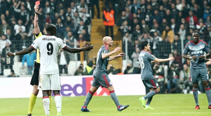 Η κόκκινη του Αμπουμπακάρ για κουτουλιά στον Ρέτσο! (video)