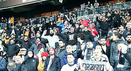 Πανηγύρισαν με… συρτάκι οι οπαδοί της Μπεσίκτας