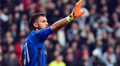 Ανελέητο «κράξιμο» από οπαδούς του Ολυμπιακού στο facebook του Λεάλι! (pics)