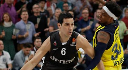 Κρατιέται για τα καλά στην τετράδα η Φενέρ