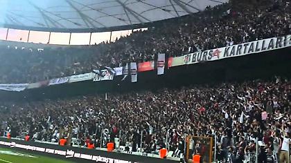 Τον γύρο του κόσμου κάνει το συρτάκι των οπαδών της Μπεσίκτας (video)