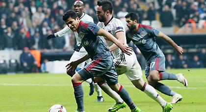 Ο Ολυμπιακός ψάχνει ισορροπία, αλλά υπάρχει και η ευθεία γραμμή που...