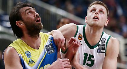 Κάταγμα στη μύτη ο Χαραλαμπόπουλος, ντύνεται... μασκοφόρος!