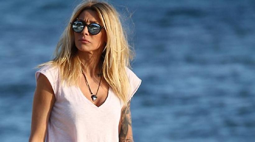 Δύσκολες ώρες για την Αγγελική Ηλιάδη: Στο νοσοκομείο ο γιος της - Η φωτογραφία και το μήνυμά της