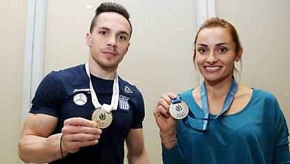 Επέστρεψαν Ελλάδα οι θριαμβευτές Πετρούνιας και Μιλλούση (pics)