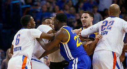 Φοβερός τσαμπουκάς Κάρι-Γουέστμπρουκ και άλλων (video)