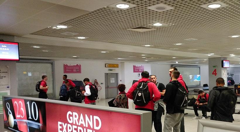 Έφτασε Βελιγράδι ο Ολυμπιακός (pics)