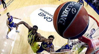 Το απίθανο παιχνίδι της μπάλας που «ξέρανε» Φενέρ και Ομπράντοβιτς! (video)