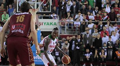 Ισχνό προβάδισμα για Καρσίγιακα κόντρα στον Μπράμο