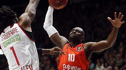 Νίκη για Βαλένθια και «εμφύλιος» με Μάλαγα στον τελικό του Eurocup