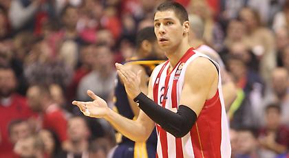 Διάψευση από Ερυθρό Αστέρα και μάνατζερ Γιόβιτς για τη συμφωνία με Μπαρτσελόνα