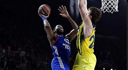 Κάρφωσε στο πρόσωπο του Βέσελι ο Ντάνστον! (video)