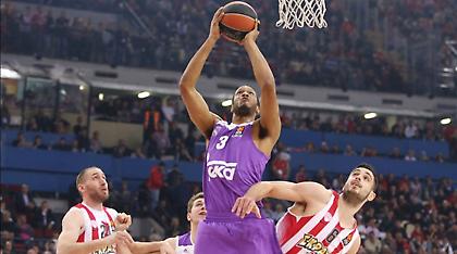 Το φοβερό μπλοκ του Ράντολφ στον Μπιρτς και το ανάποδο κάρφωμά του (video)