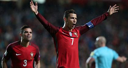 Πάρτι ο Ρονάλντο, τρένο η Πορτογαλία του Σάντος