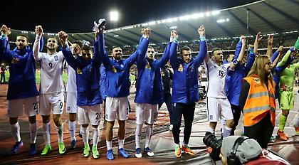 Οι πανηγυρισμοί των διεθνών με τους χιλιάδες Έλληνες στις εξέδρες (pics)