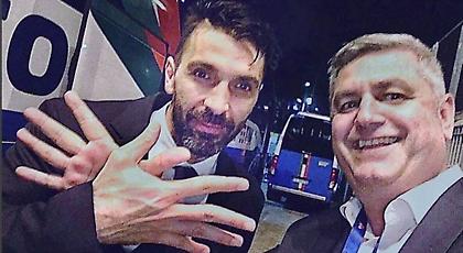 Ο Μπουφόν σχημάτισε τον αλβανικό αετό (pic)