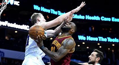 Πατέρας τρόλαρε τον… γιο του στο Καβαλίερς-Γουίζαρντς! (pic)