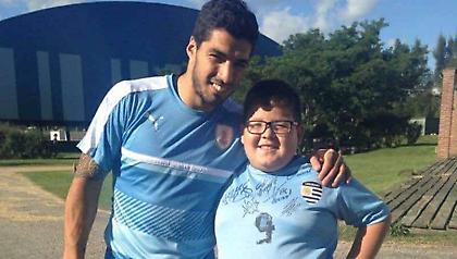 Ο Σουάρες έκανε πραγματικότητα το όνειρο ενός πιτσιρικά (pic/video)