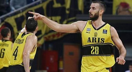 Απόντες Τζάκσον, Γιάνκοβιτς