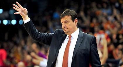 Έφυγε από τον πάγκο ο Αταμάν επειδή τον έβριζαν οι οπαδοί! (video)