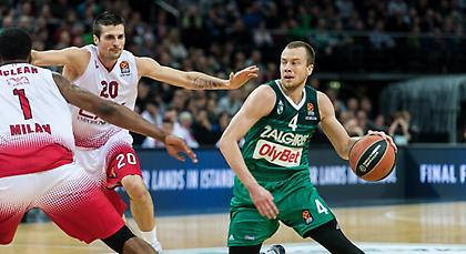 Το διπλό της… τιμής για την Αρμάνι!