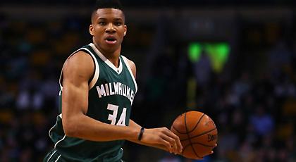 Παρά μια ασίστ τριμπλ-νταμπλ ο Γιάννης!