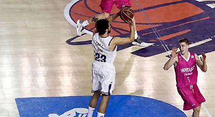 Γιουλ και Ρέγες οι… προστάτες της «βασίλισσας»!