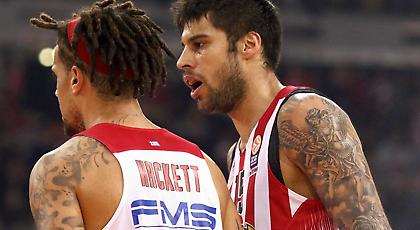 Οι παίκτες του Ολυμπιακού εξηγούν τι συμβολίζουν τα τατουάζ τους! (pics)