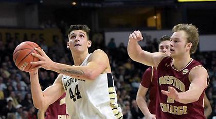 Μήτογλου στον ΣΠΟΡ FM: «Υπήρξε μια επαφή με τον Ολυμπιακό, θα κάτσω ακόμη έναν χρόνο στην Αμερική»