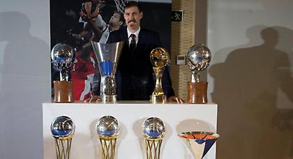 Τίμησε τον Νοσιόνι η Ρεάλ Μαδρίτης (video)