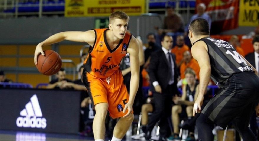 «Τρολάρισμα» παίκτη της Φουενλαμπράδα για την απόσυρση του Νοσιόνι! (pic)