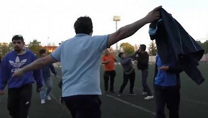 Πιάστηκαν στα χέρια μάνα και πατέρας σε ματς ακαδημιών (video)