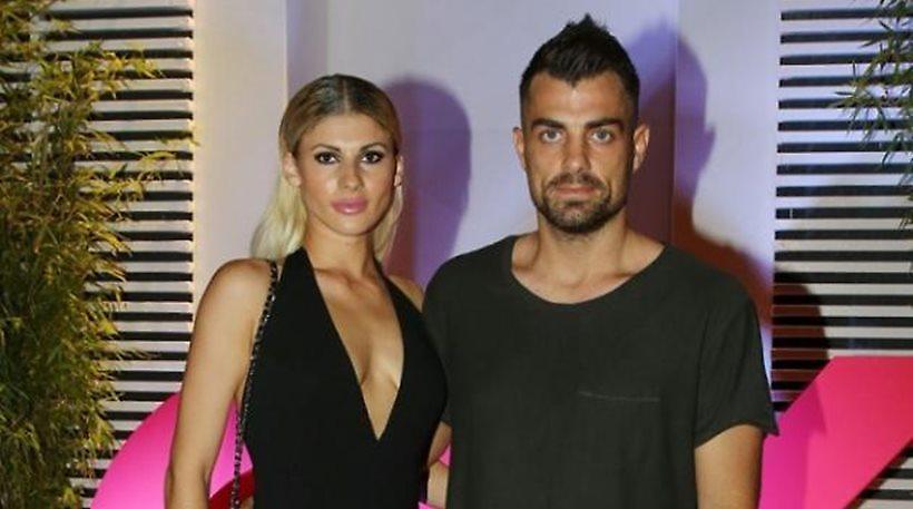 Η σύζυγος του Χανταμπάκη παίρνει θέση για τον «πόλεμο» που δέχεται ο σύζυγός της