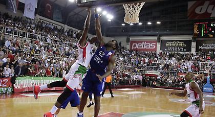 «Γονάτισε» την Εφές η Καρσίγιακα!