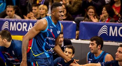 Αποκάλυψη ΣΠΟΡ FM: Για Θ. Αντετοκούνμπο και άλλους δύο πάει η ΑΕΚ