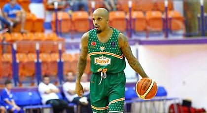 Μιλάει με Αρμάνι ο Θίοντορ